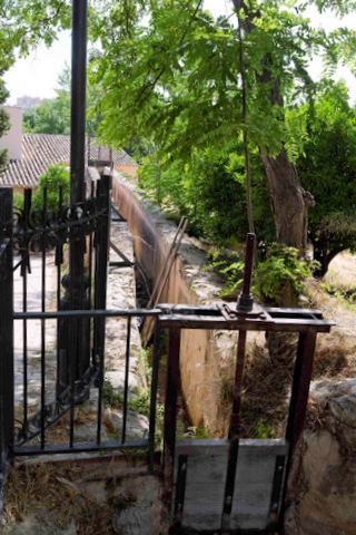 The Acequia Andelma, Cieza