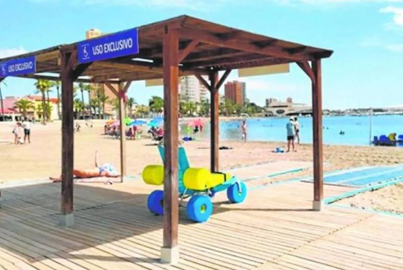 Two thirds of Murcia beaches are now accessible to people with disabilities