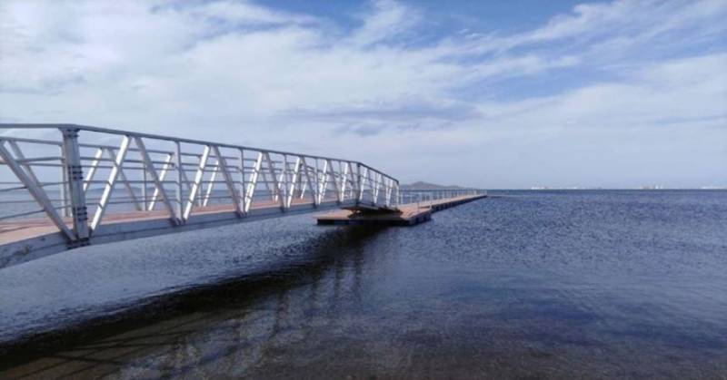 Cartagena to install 4 floating pontoons to protect swimmers and the Mar Menor