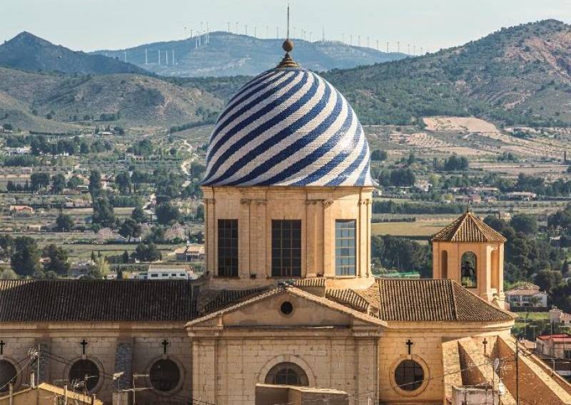 December 13 Blue and White: Free visit to the iconic Basilica in Yecla