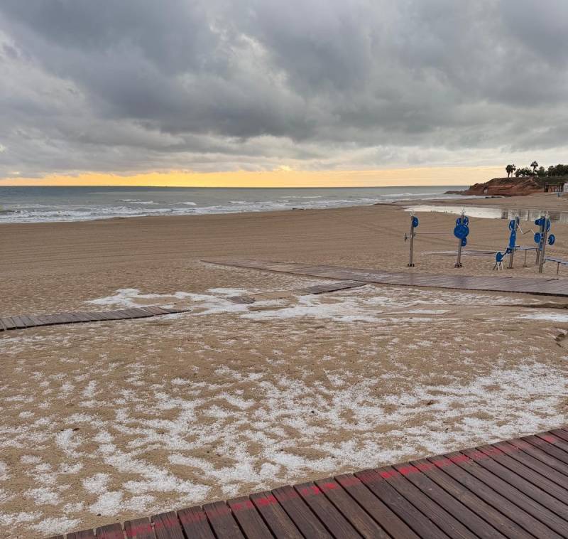 Storms bring heavy rain and hail to Alicante