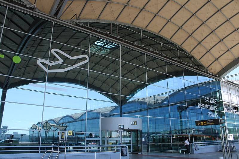 Alicante-Elche airport nears 20 million passengers in record-breaking 2025
