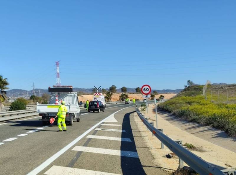 60 miles of major roads repainted across the Region of Murcia