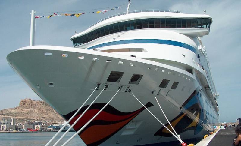 Alicante port kicks off 2026 cruise season with a splash