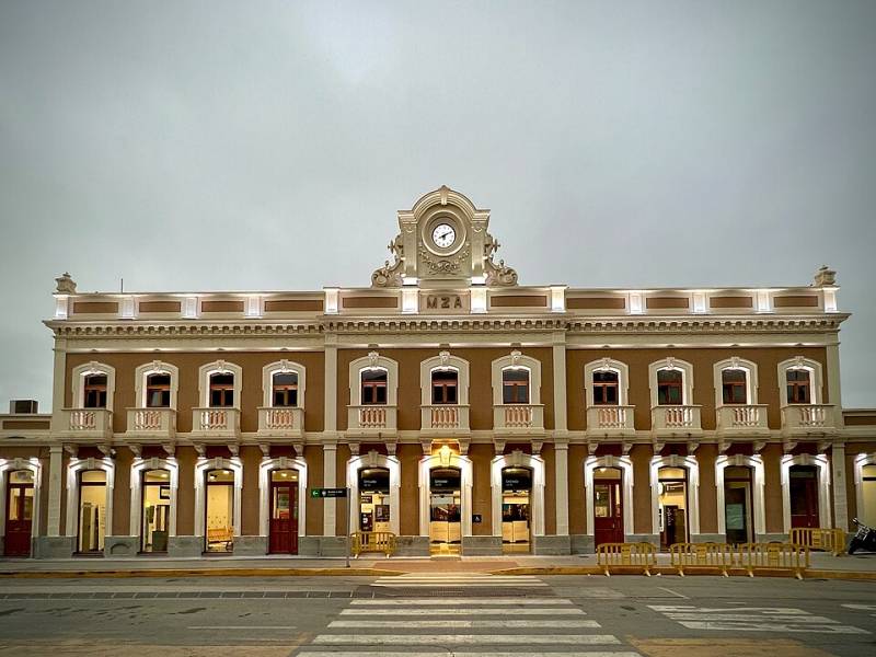 <span class="title"><a href="https://losalcazares.today/murcias-new-el-carmen-station-set-to-open-this-year-as-key-transport-hub_1000265761-a.html">Murcia's new El Carmen station set to open this year as key transport hub</a></span><span class="content">Minister Puente confirms train and bus services will fully integrate at the modern complex before the end of 2026 Passengers..</span>