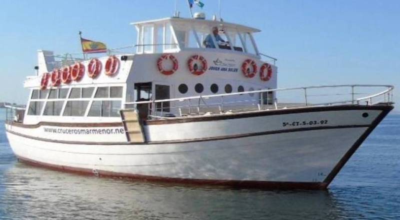 Mar Menor ferry service now operates on Fridays