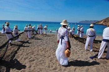 El Portus maintains historic fishing techniques